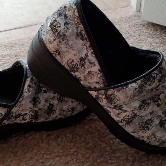 Shoes - Picture 2 of 2